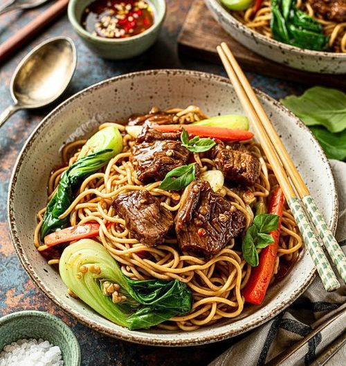 Chinese Pan-Fried Beef Noodles