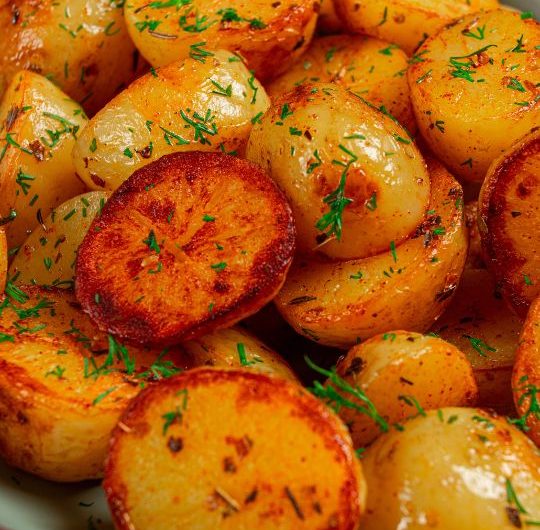 Crispy Oven-Roasted New Potatoes with Garlic Butter and Dill